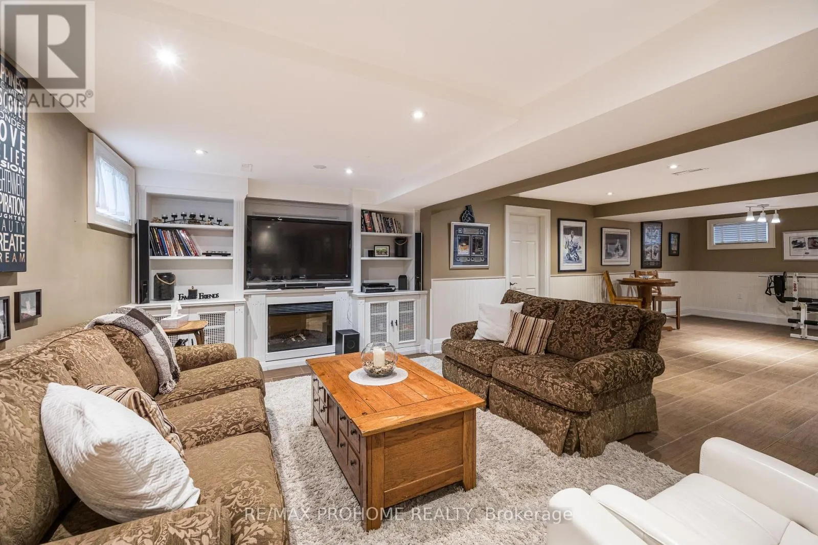 42 FOUNDRY CRESCENT