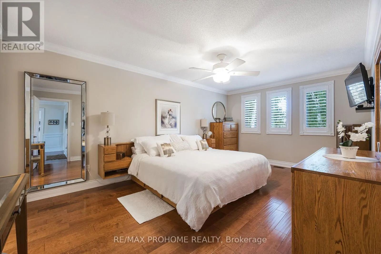 42 FOUNDRY CRESCENT