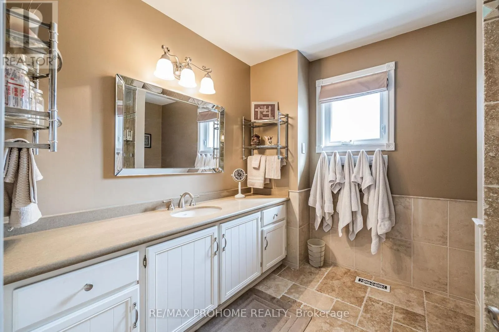 42 FOUNDRY CRESCENT