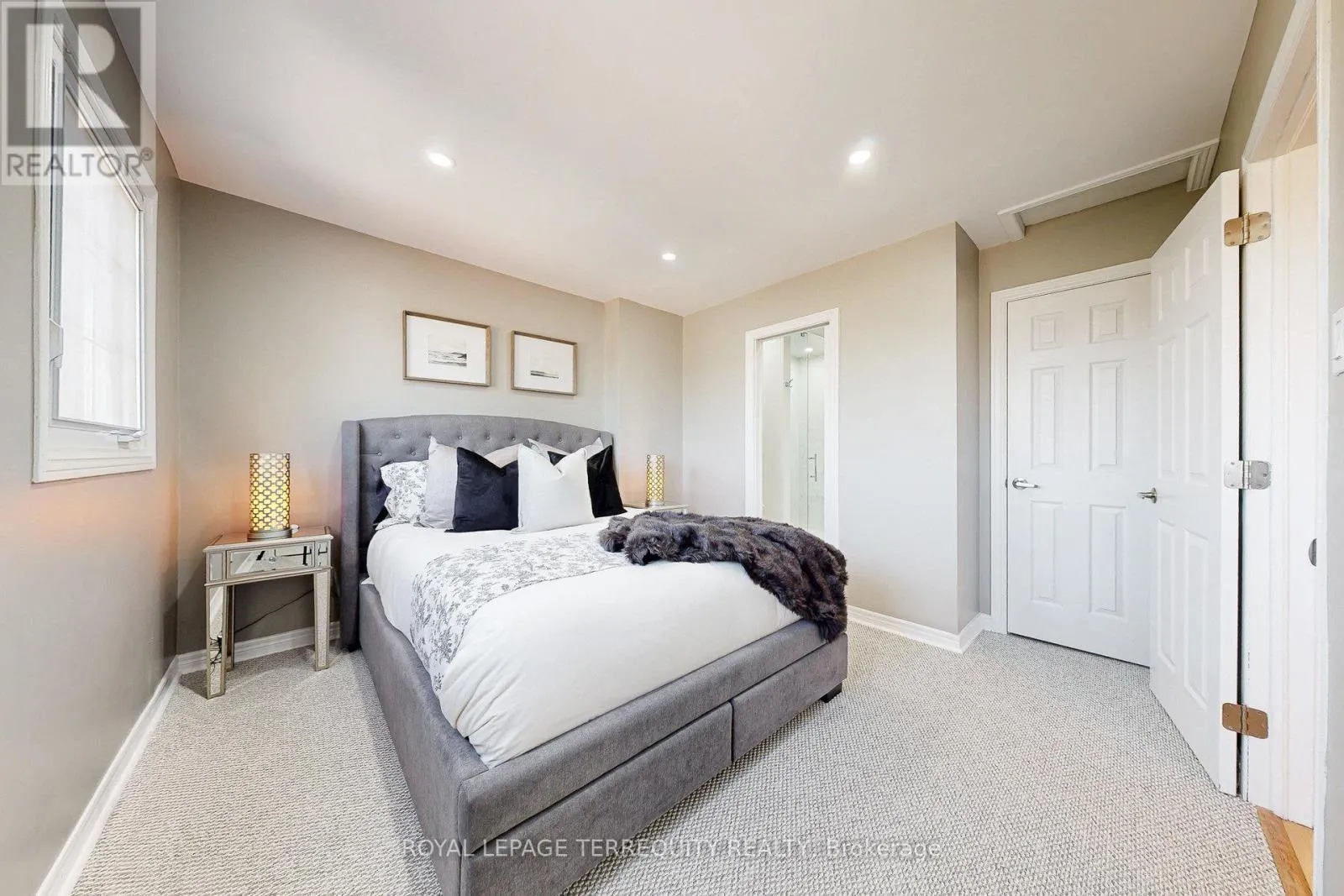 20 WOODCROFT LANE