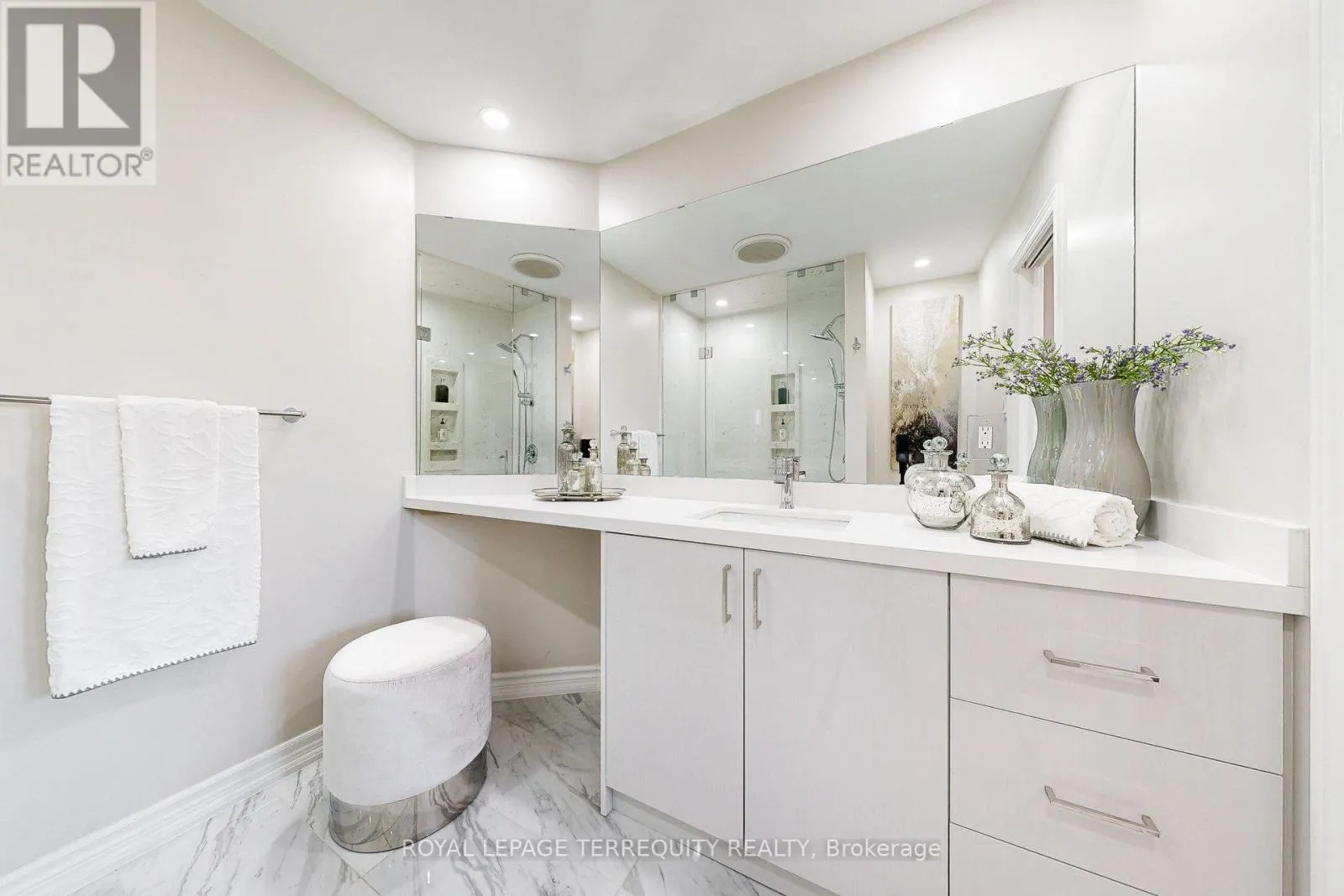 20 WOODCROFT LANE