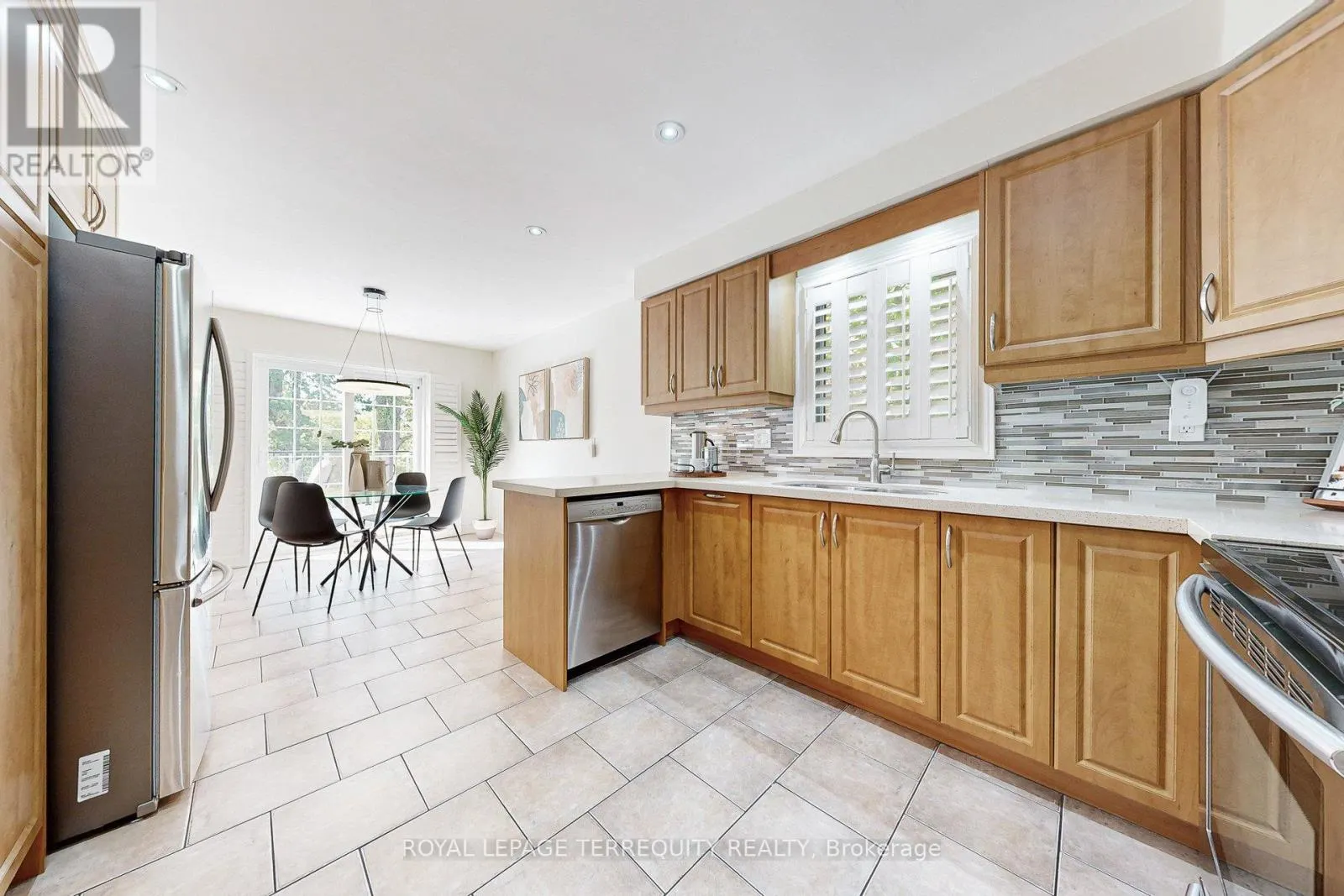 20 WOODCROFT LANE