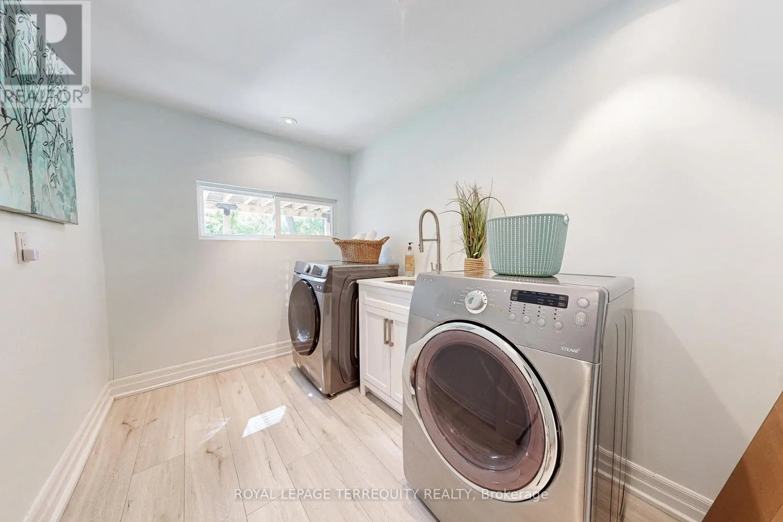 20 WOODCROFT LANE