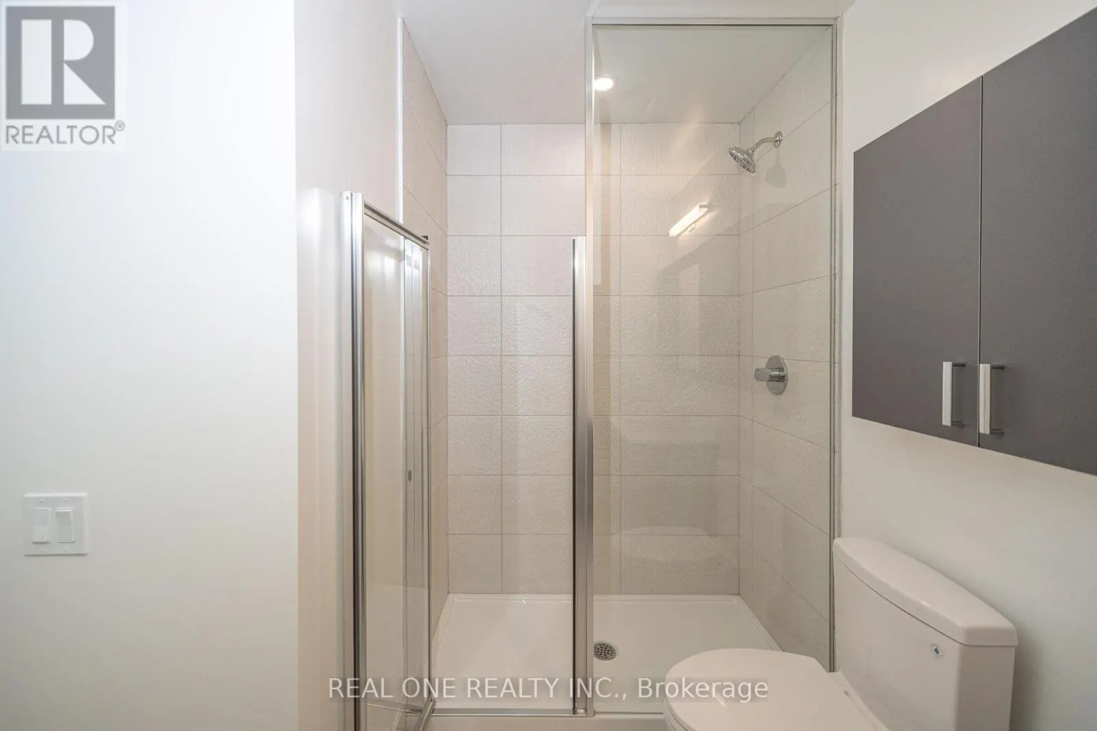 1408 - 30 UPPER MALL WAY