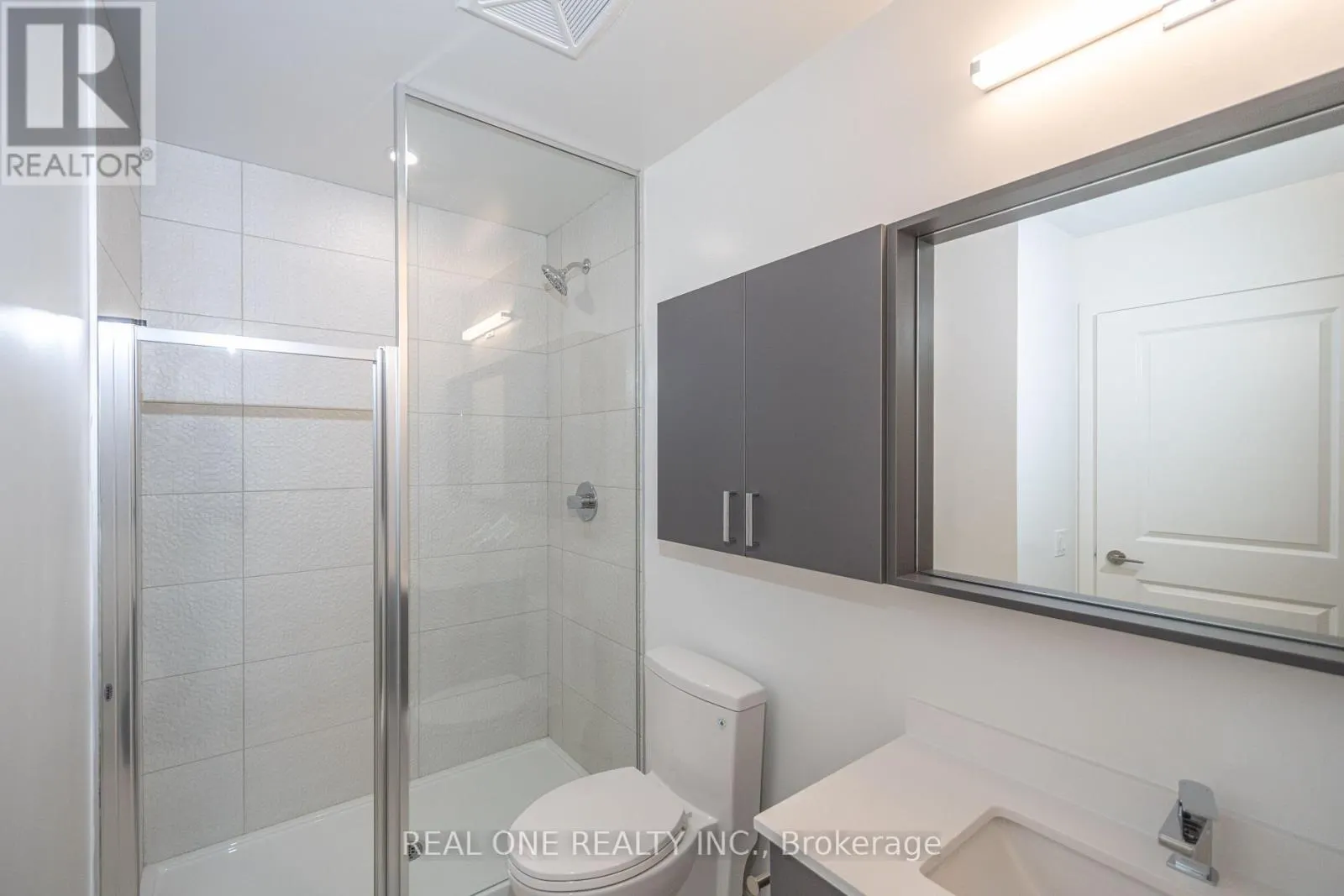 1408 - 30 UPPER MALL WAY