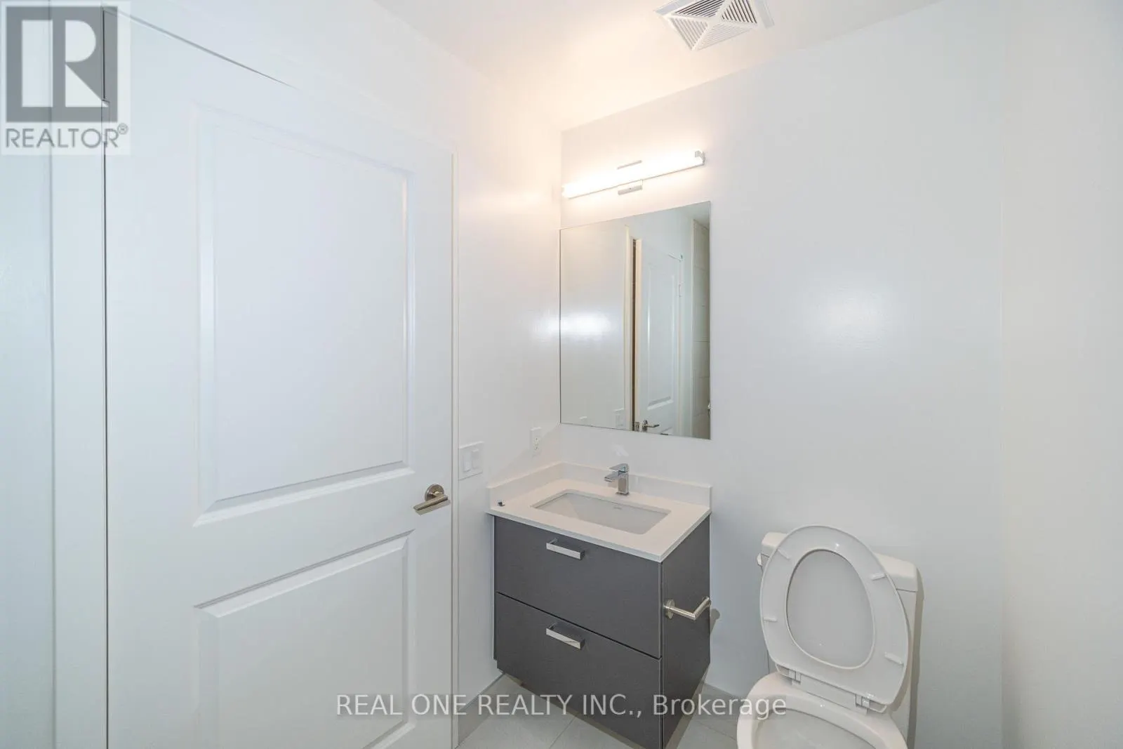 1408 - 30 UPPER MALL WAY