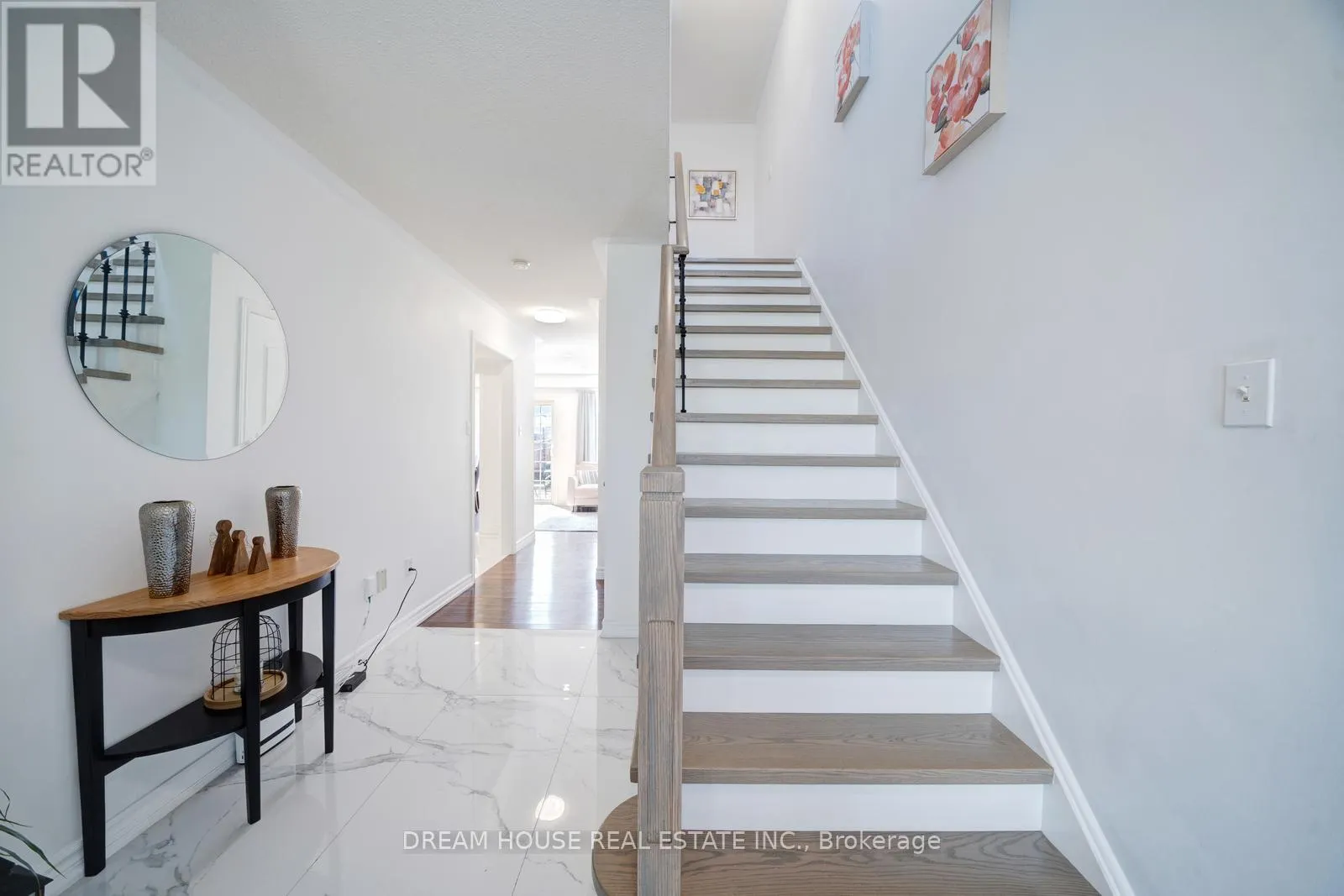 417 KING STREET E