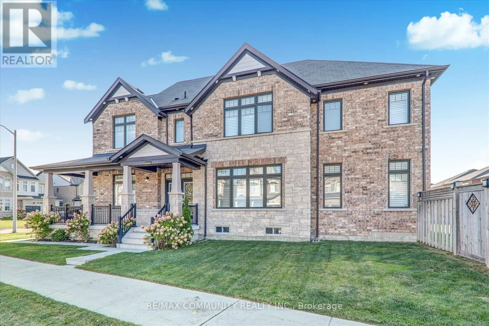 932 BARTON WAY