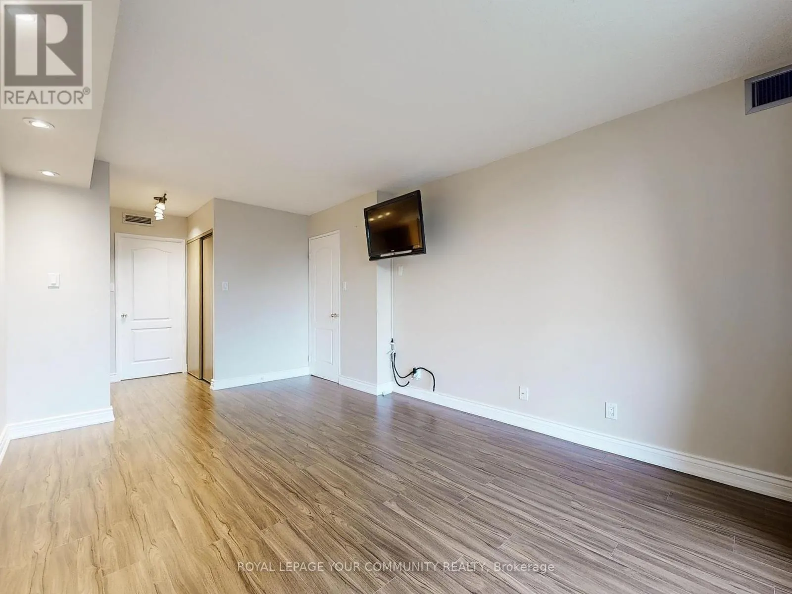 324 - 32 CLARISSA DRIVE
