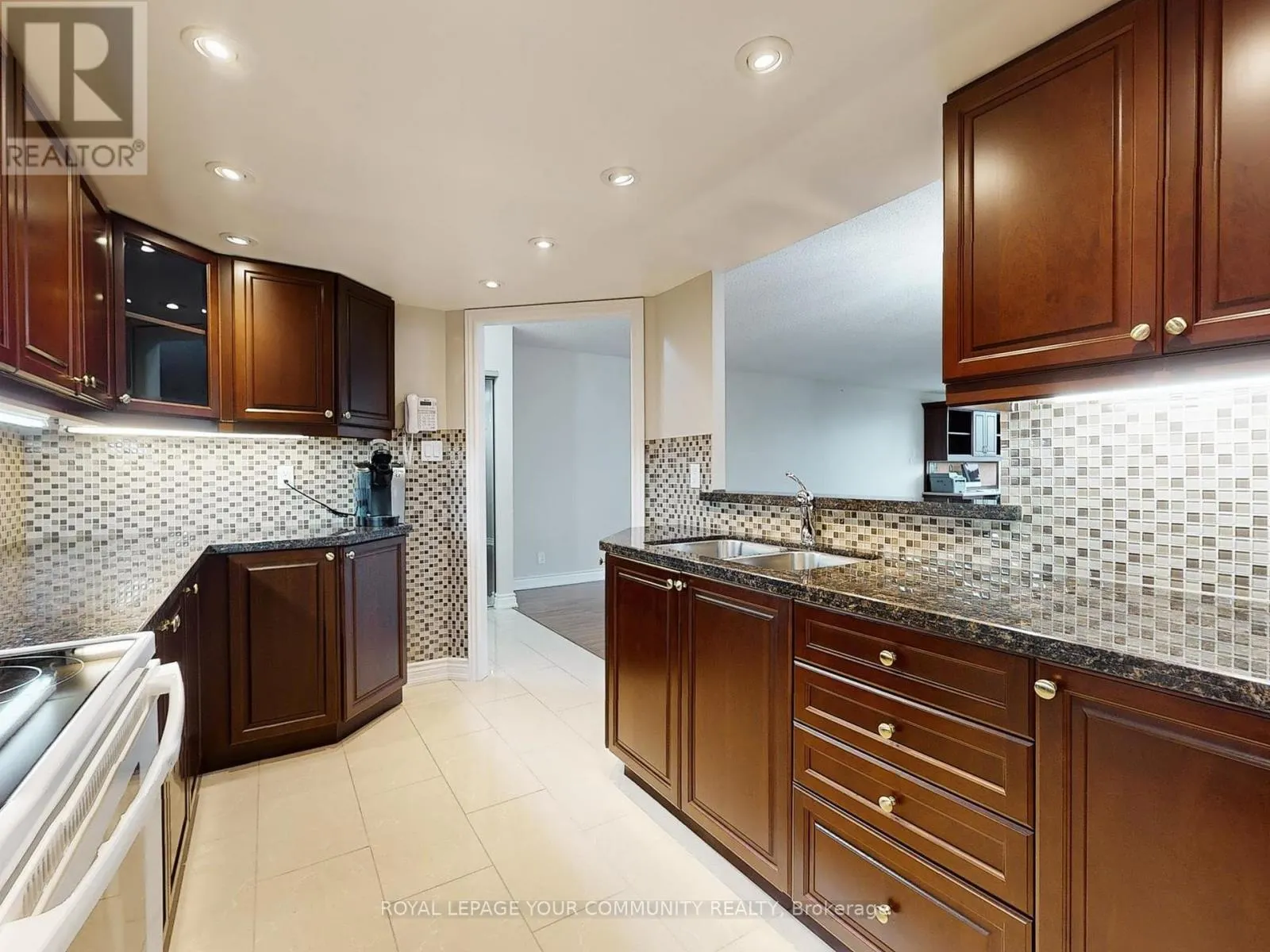 324 - 32 CLARISSA DRIVE