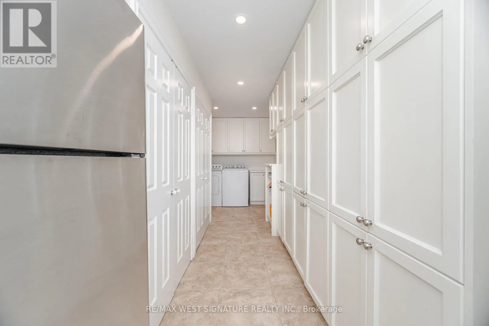 351 DEARBOURNE AVENUE