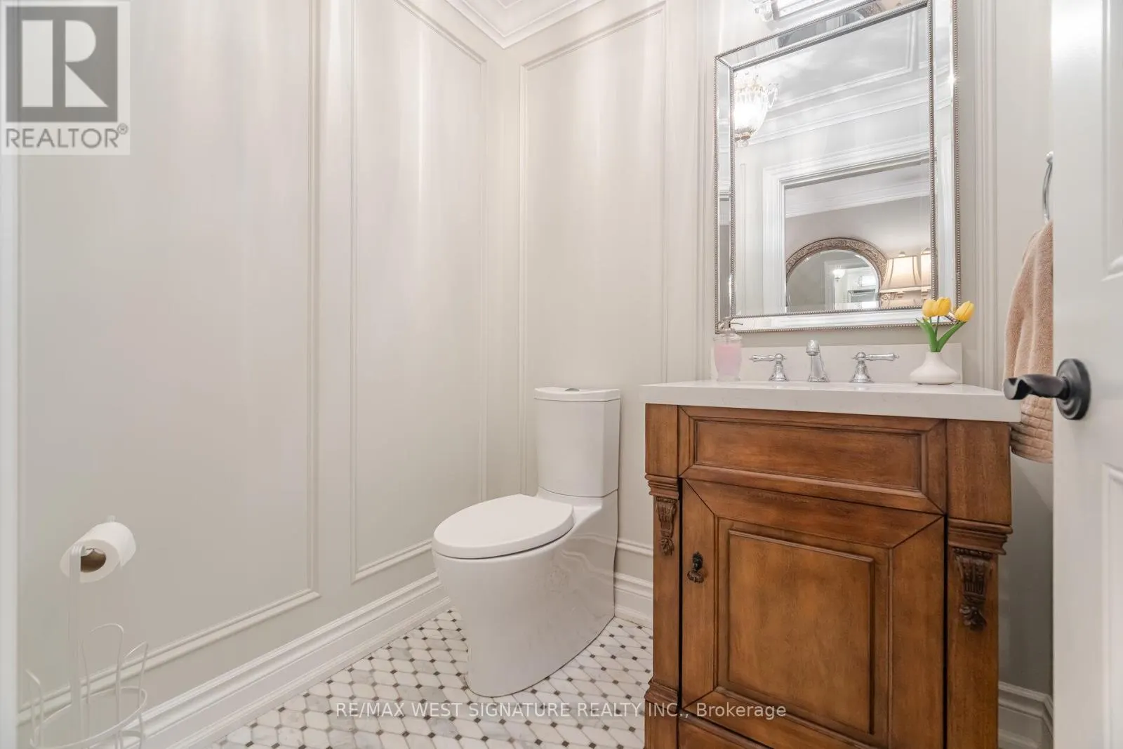 351 DEARBOURNE AVENUE
