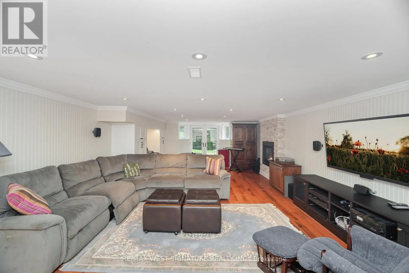 351 DEARBOURNE AVENUE
