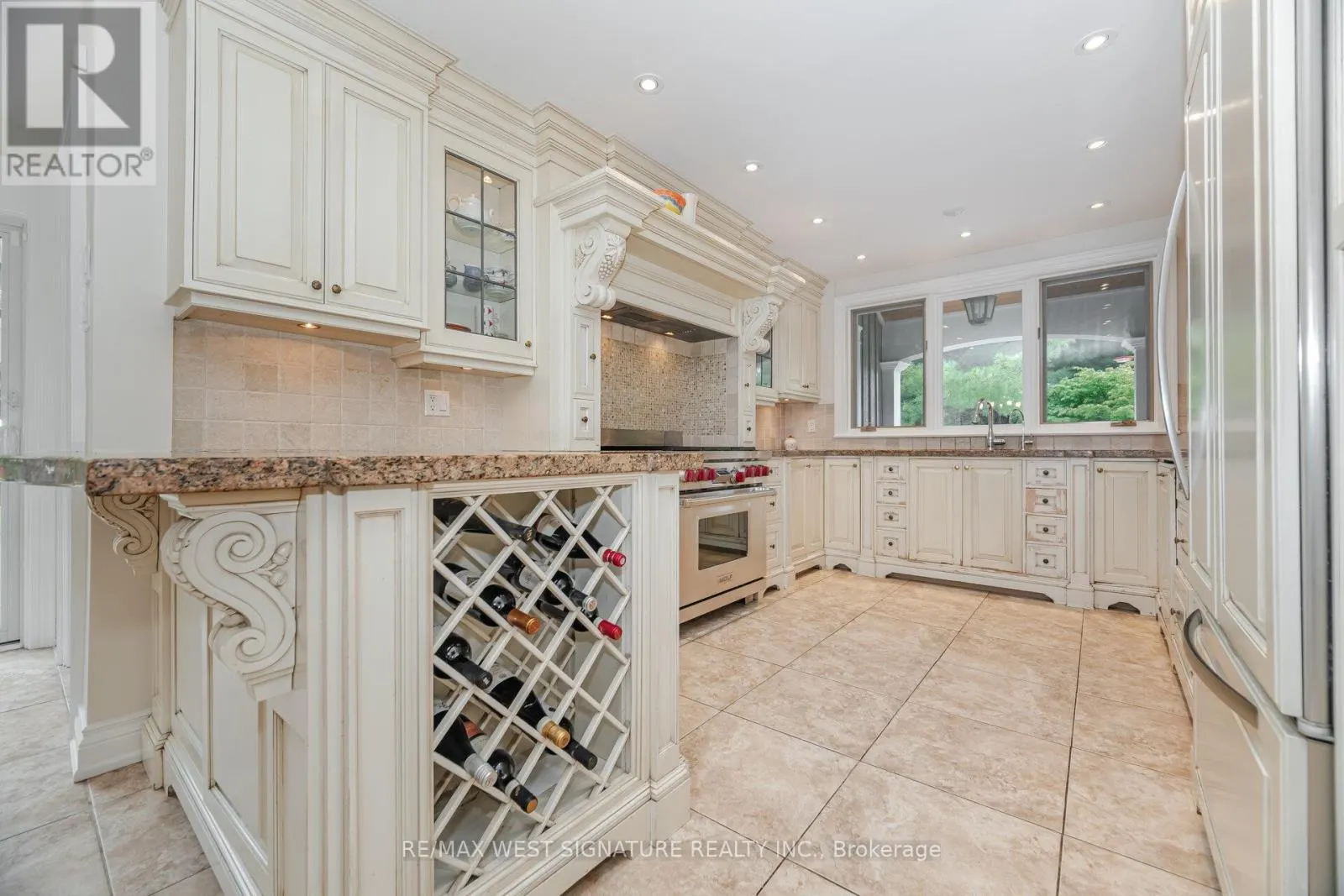 351 DEARBOURNE AVENUE