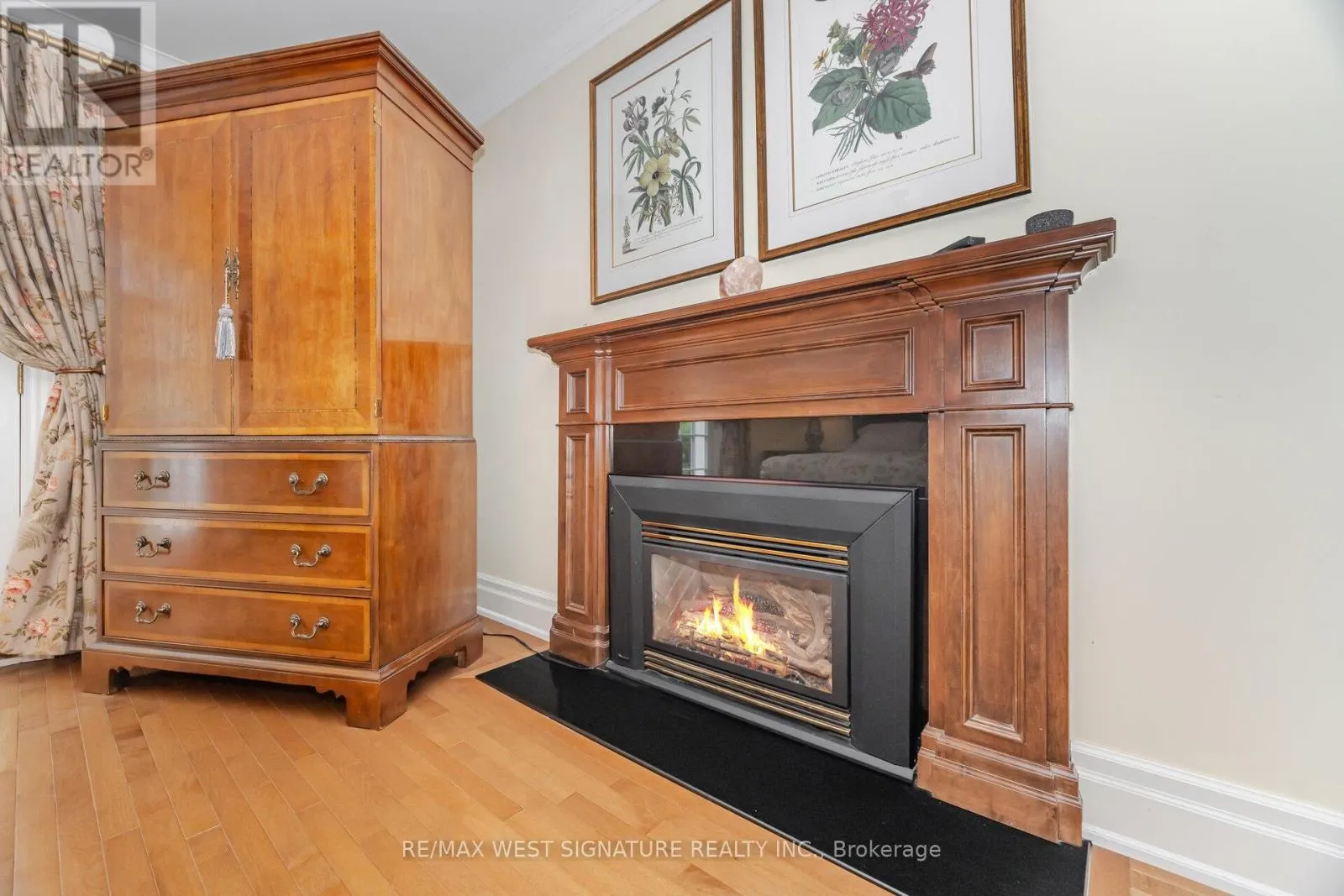 351 DEARBOURNE AVENUE