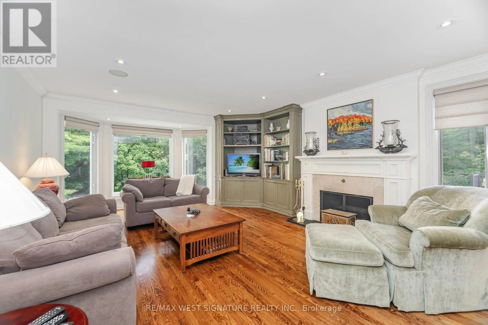 351 DEARBOURNE AVENUE