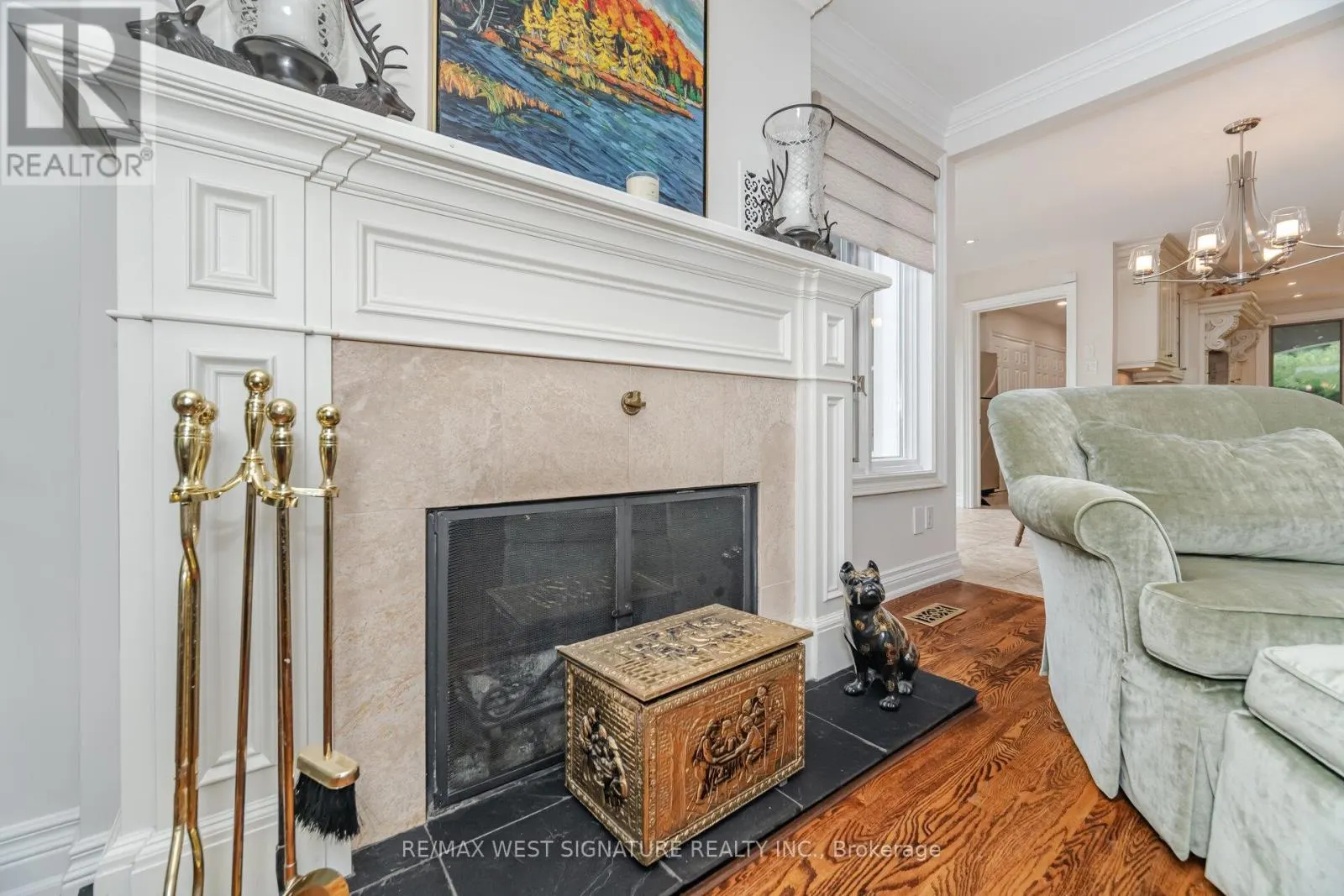 351 DEARBOURNE AVENUE