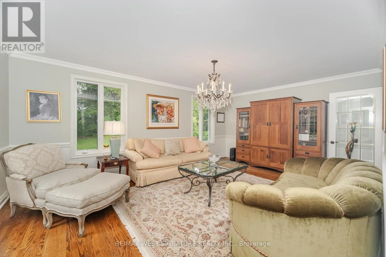 351 DEARBOURNE AVENUE