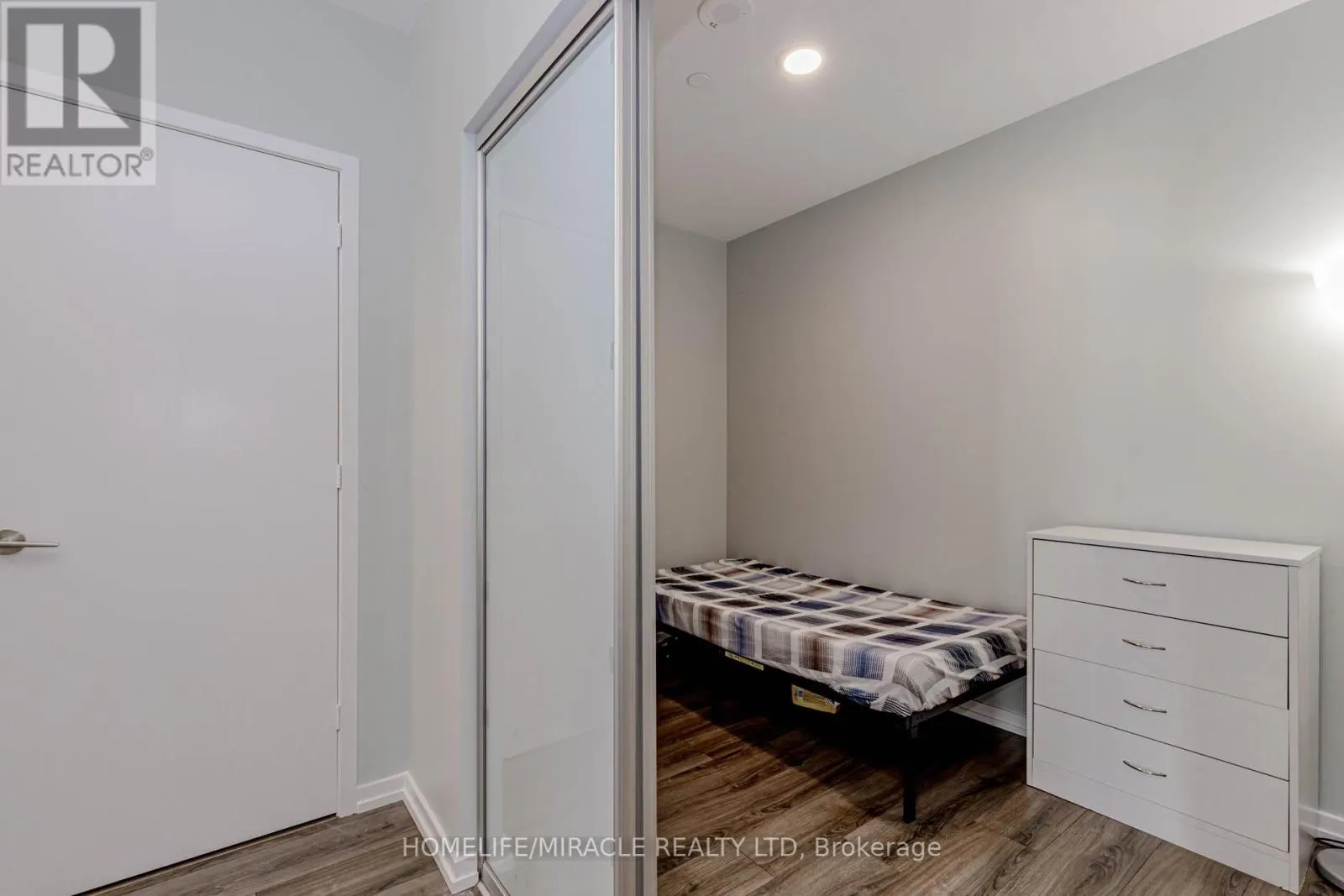 501 - 7890 JANE STREET