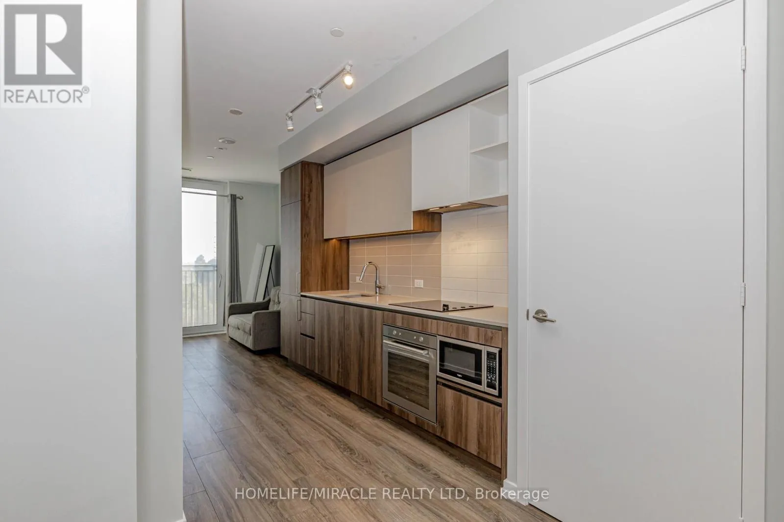 501 - 7890 JANE STREET