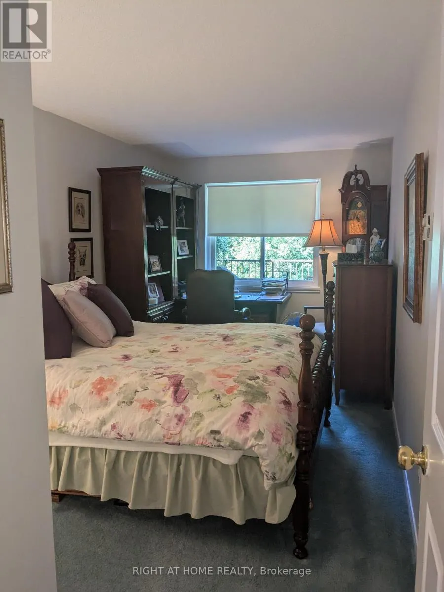305 - 111 GREW BOULEVARD