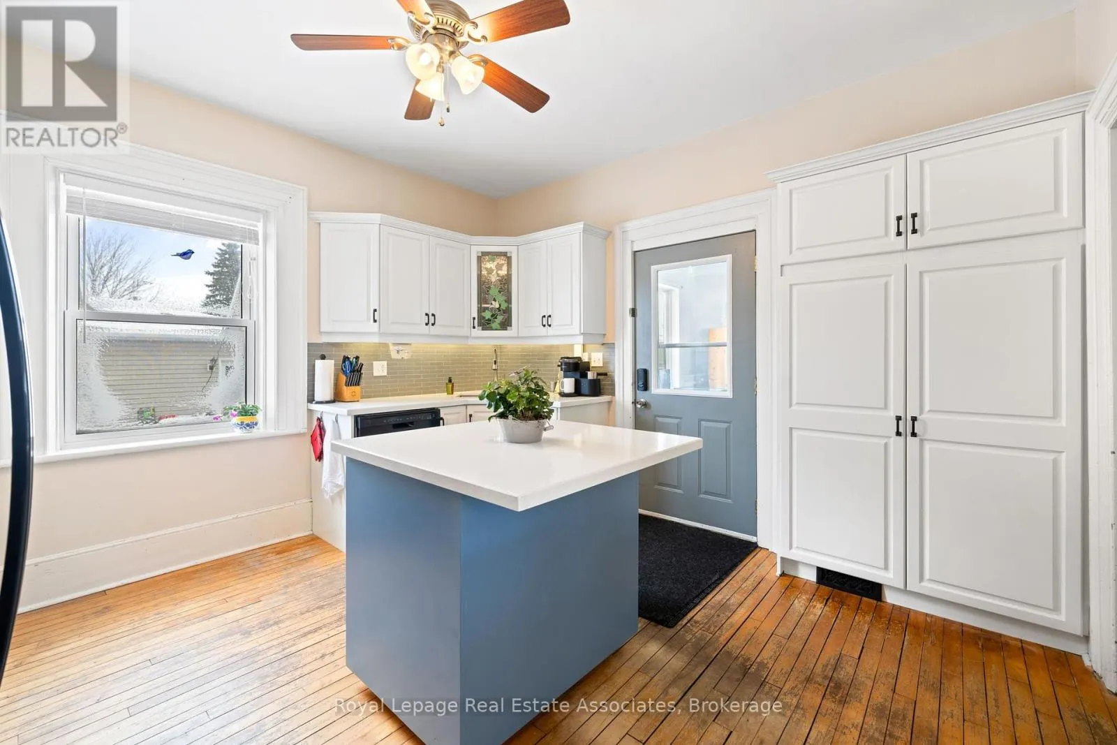 1379 KILLARNEY BEACH STREET