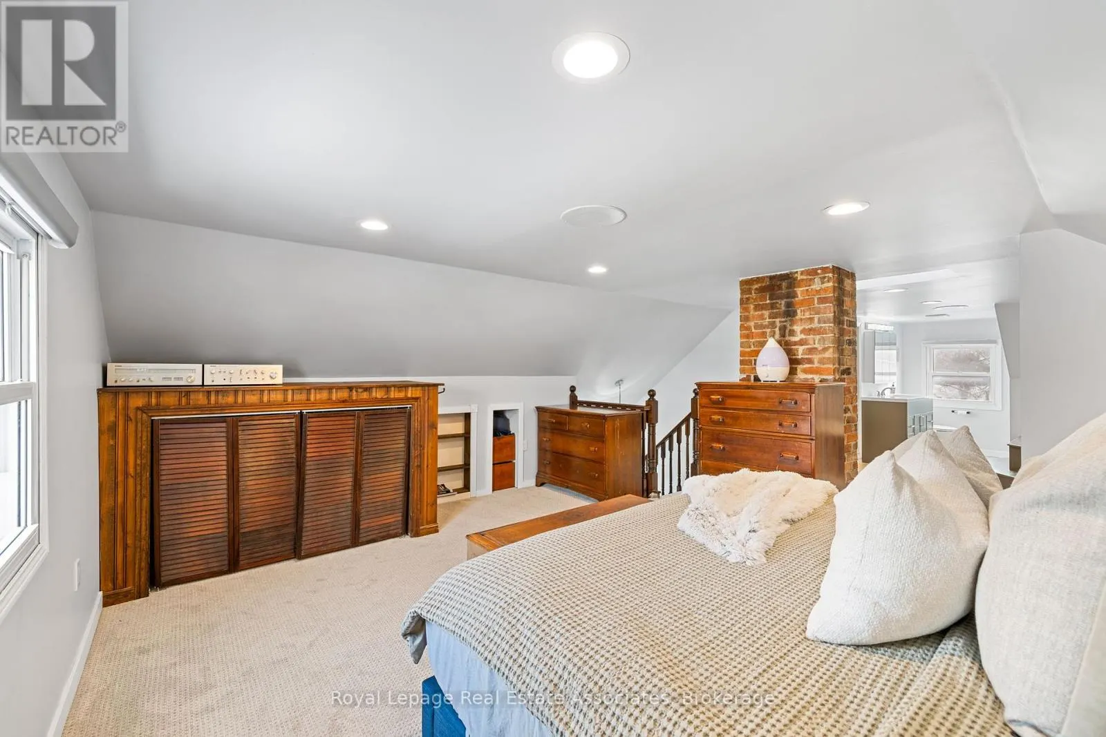1379 KILLARNEY BEACH STREET