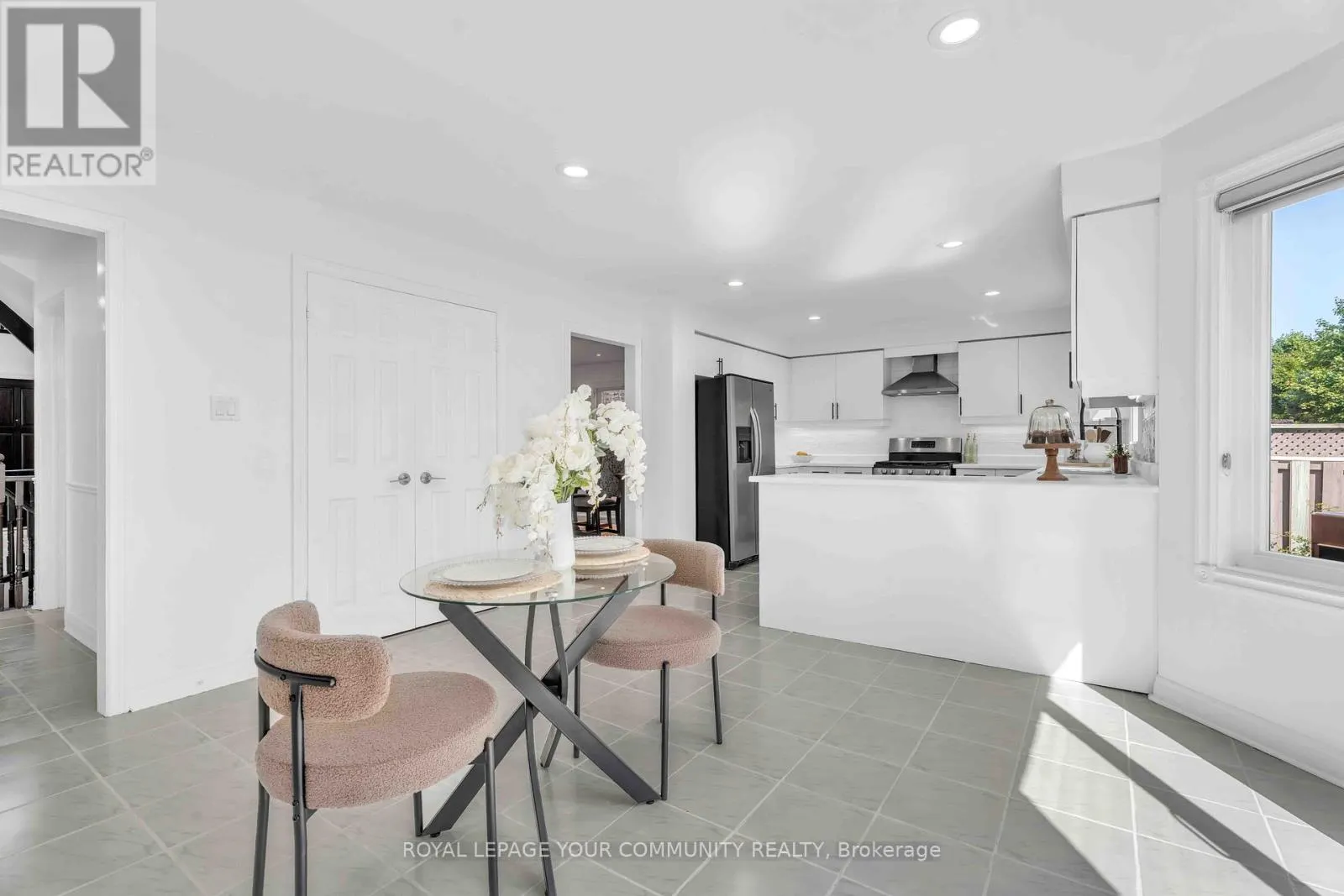 50 WALTHAM CRESCENT