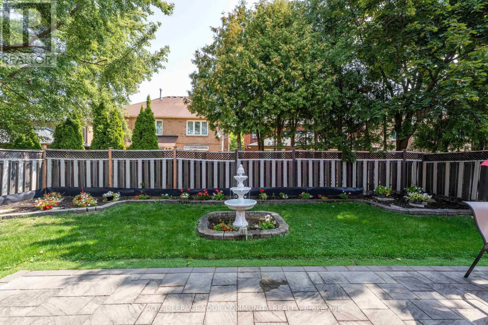 50 WALTHAM CRESCENT