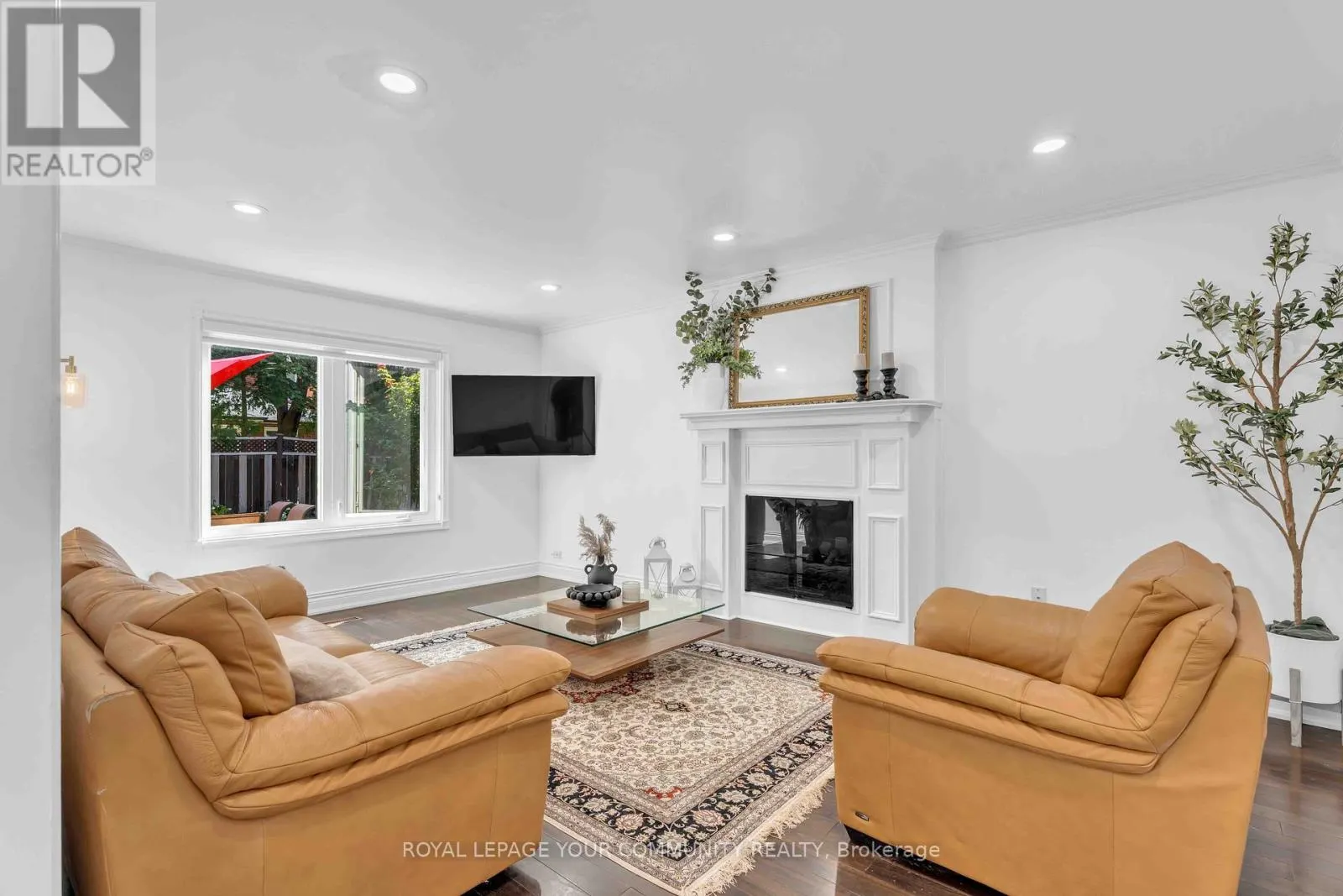 50 WALTHAM CRESCENT