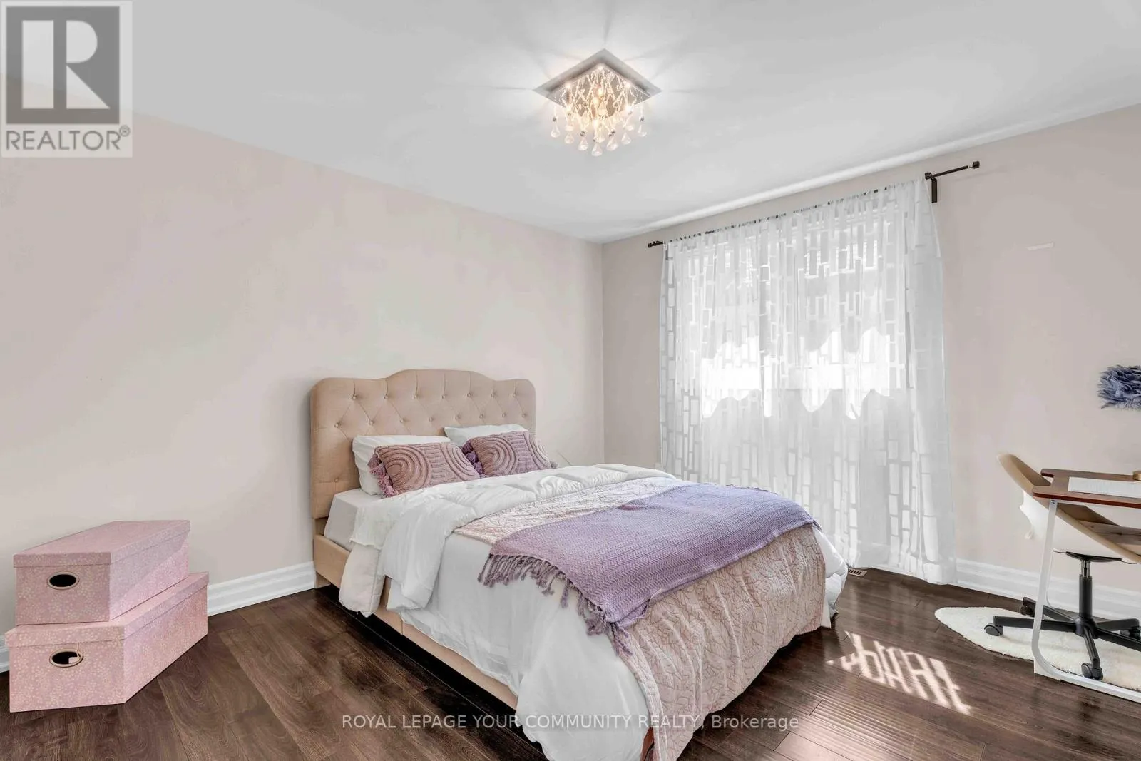 50 WALTHAM CRESCENT