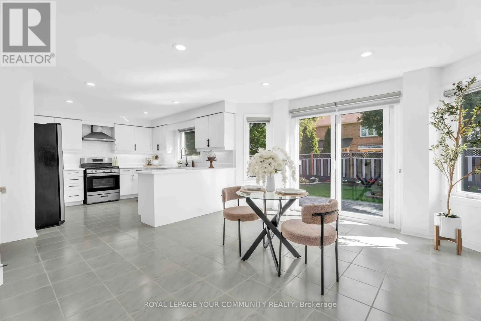 50 WALTHAM CRESCENT