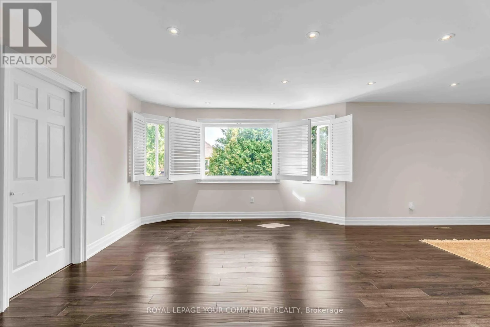50 WALTHAM CRESCENT
