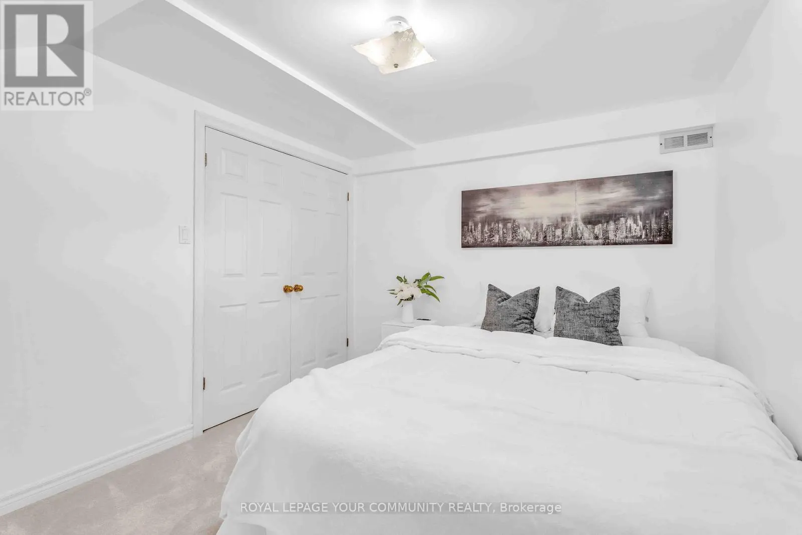 50 WALTHAM CRESCENT