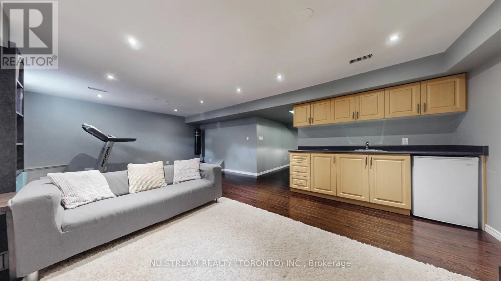 29 TODMAN LANE