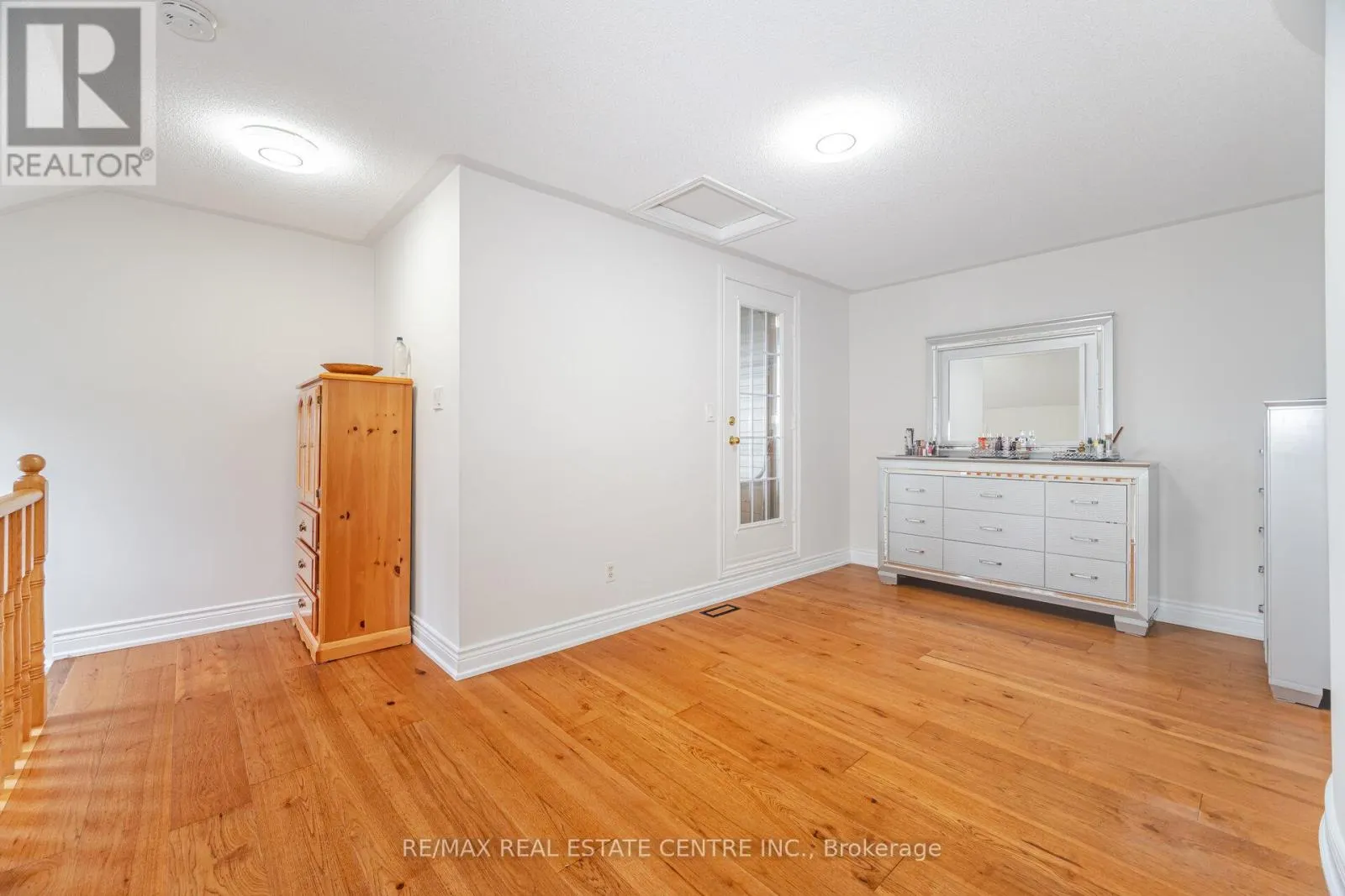 24 FUTURA AVENUE
