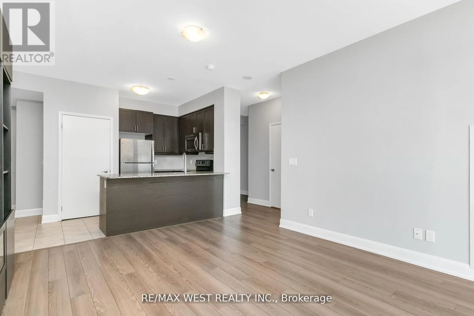 2605 - 2910 HIGHWAY 7 W