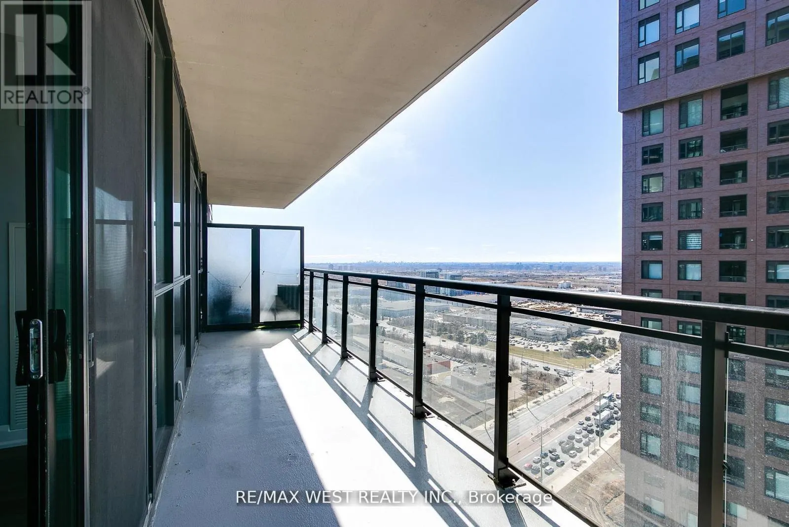 2605 - 2910 HIGHWAY 7 W