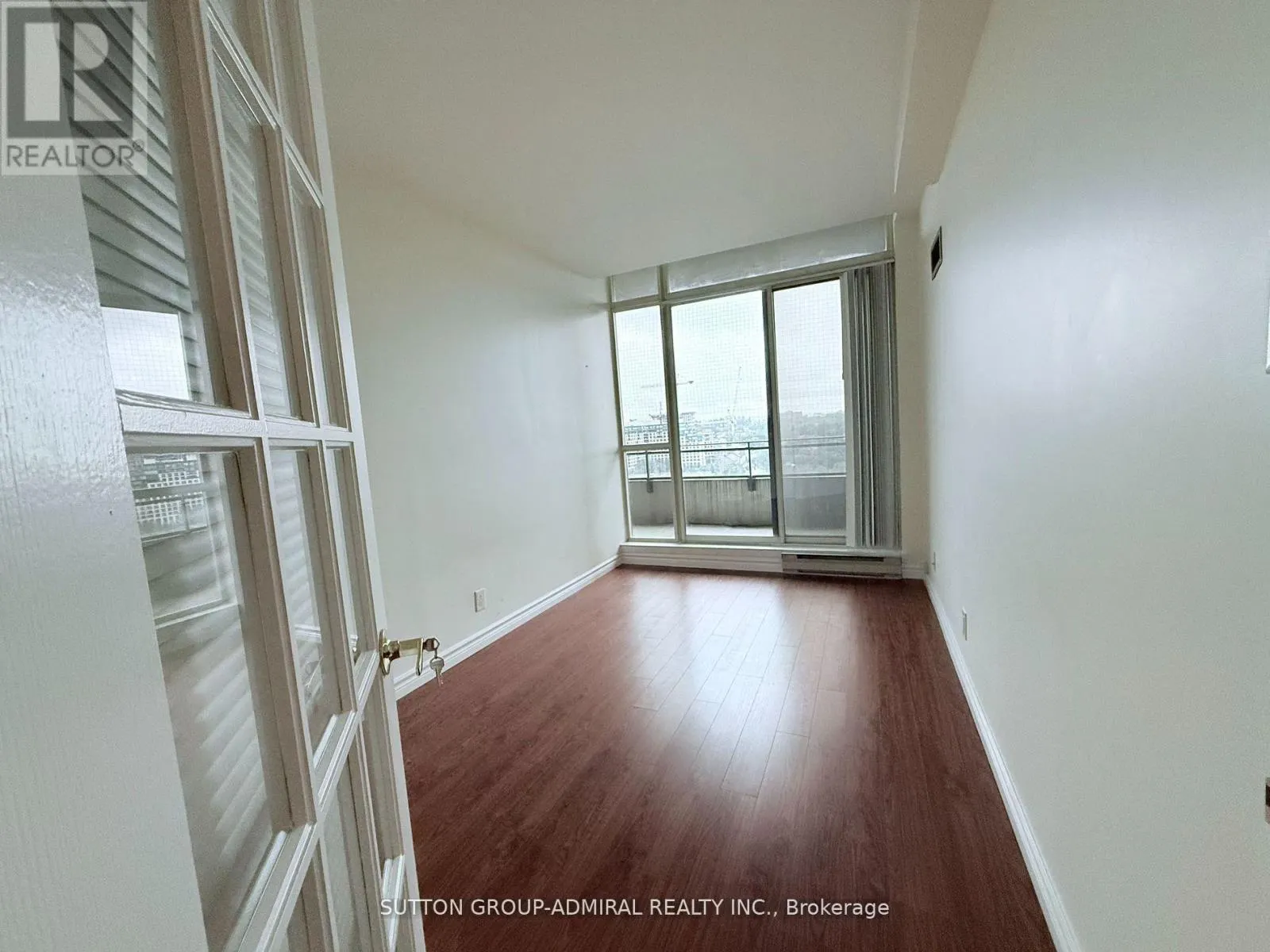 PH27 - 32 CLARISSA DRIVE
