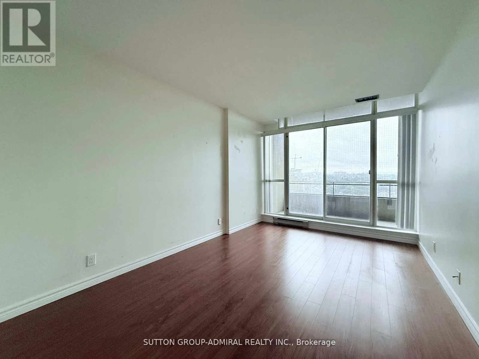 PH27 - 32 CLARISSA DRIVE