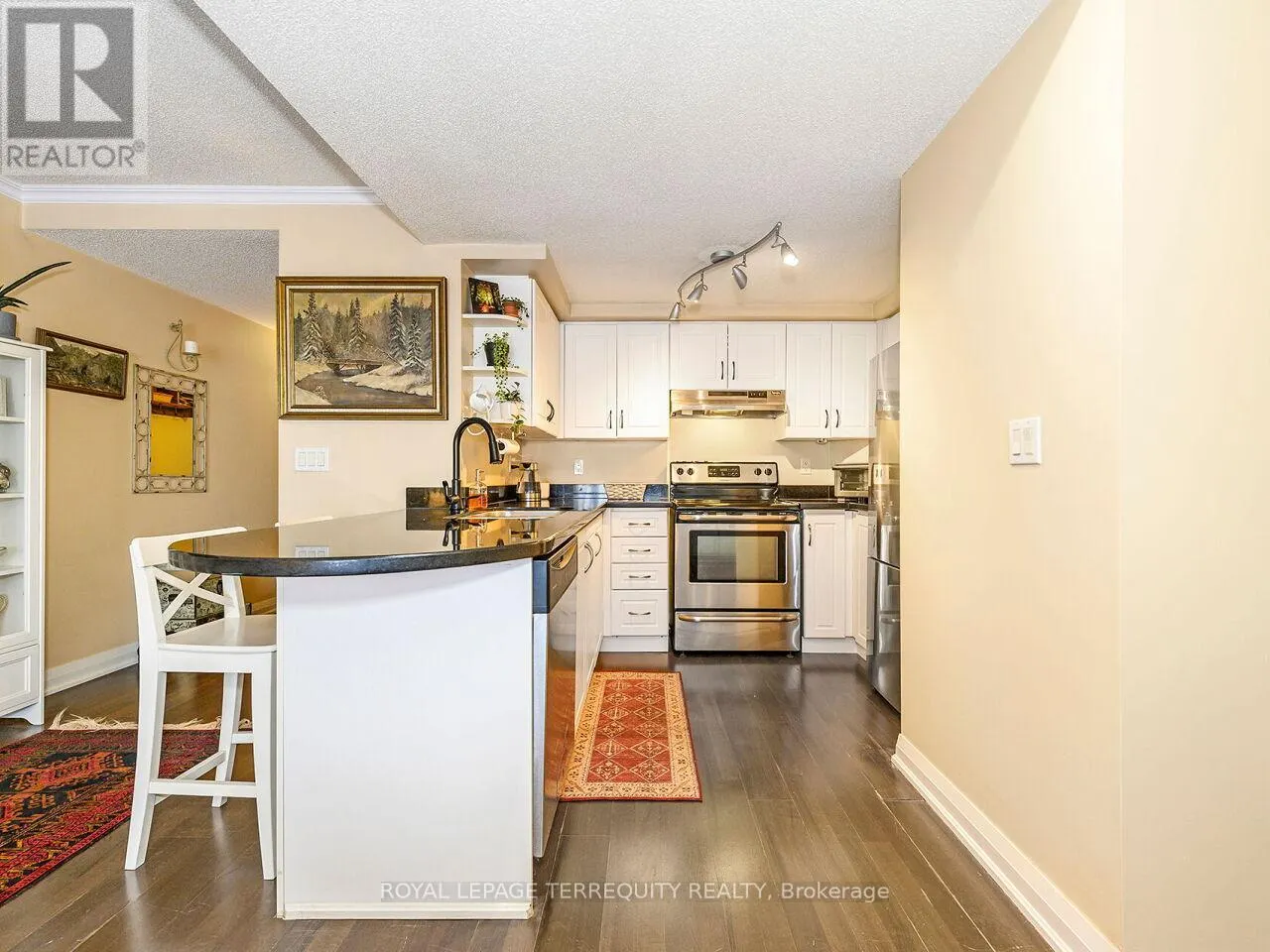 503 - 35 HUNT AVENUE