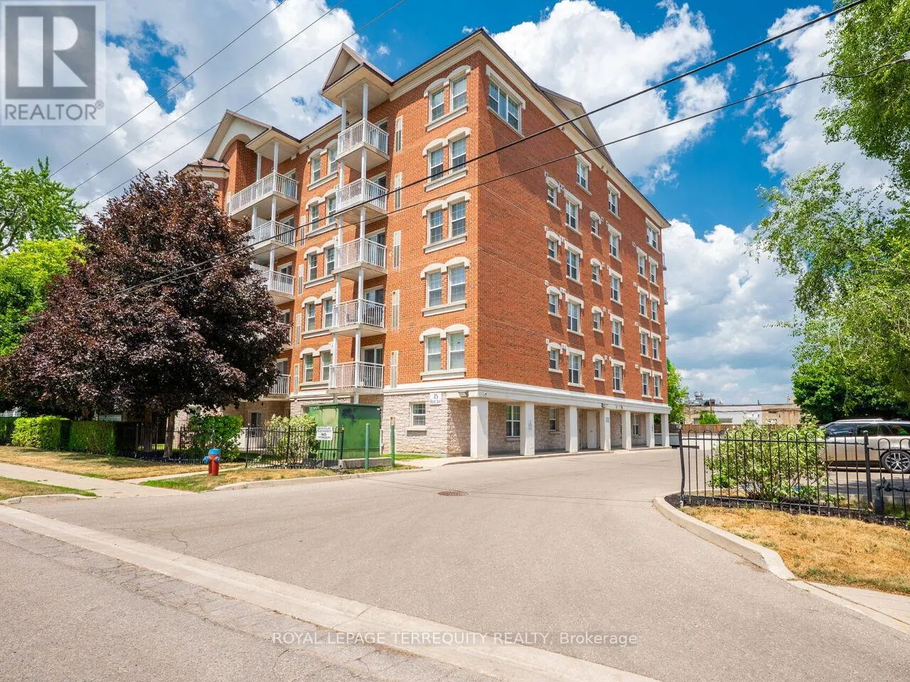503 - 35 HUNT AVENUE