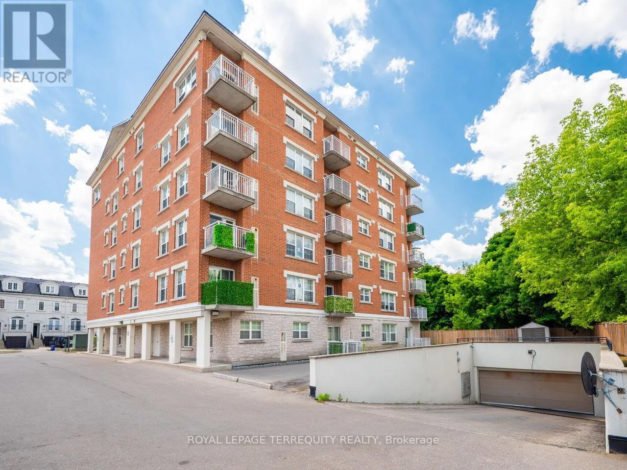 503 - 35 HUNT AVENUE