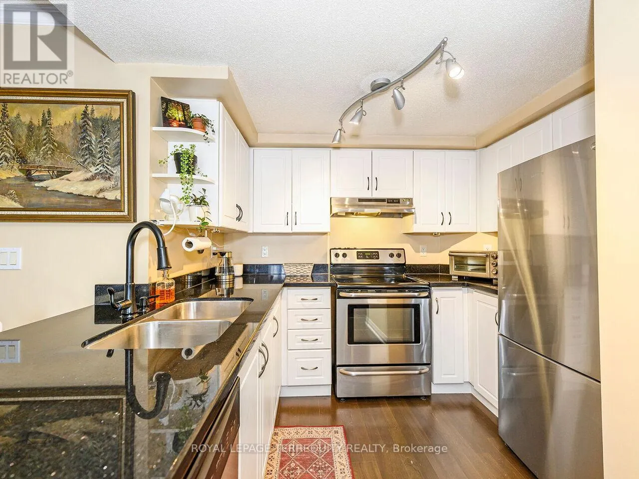 503 - 35 HUNT AVENUE