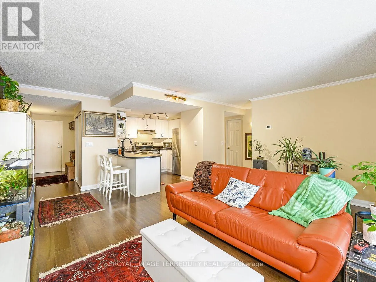 503 - 35 HUNT AVENUE