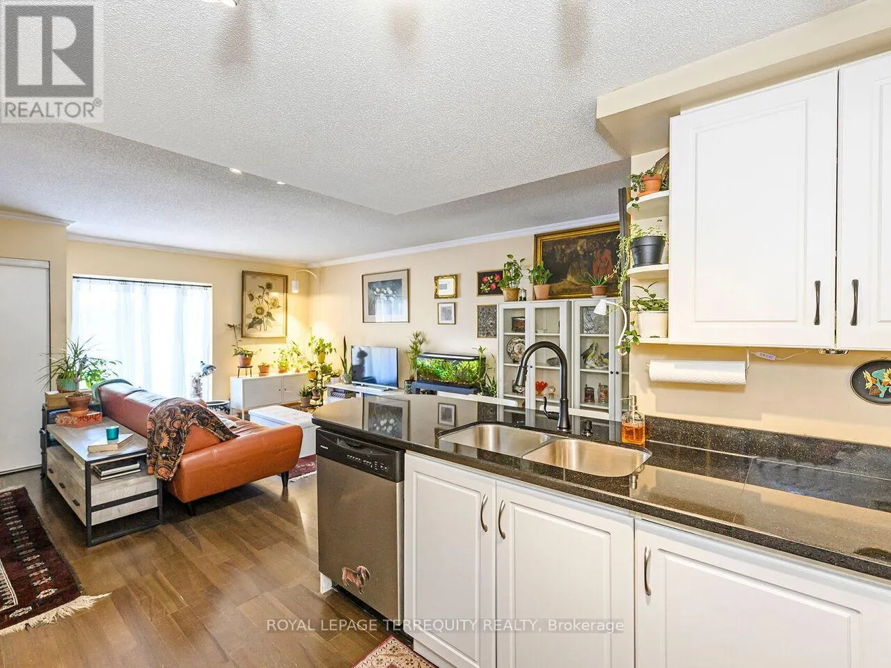 503 - 35 HUNT AVENUE