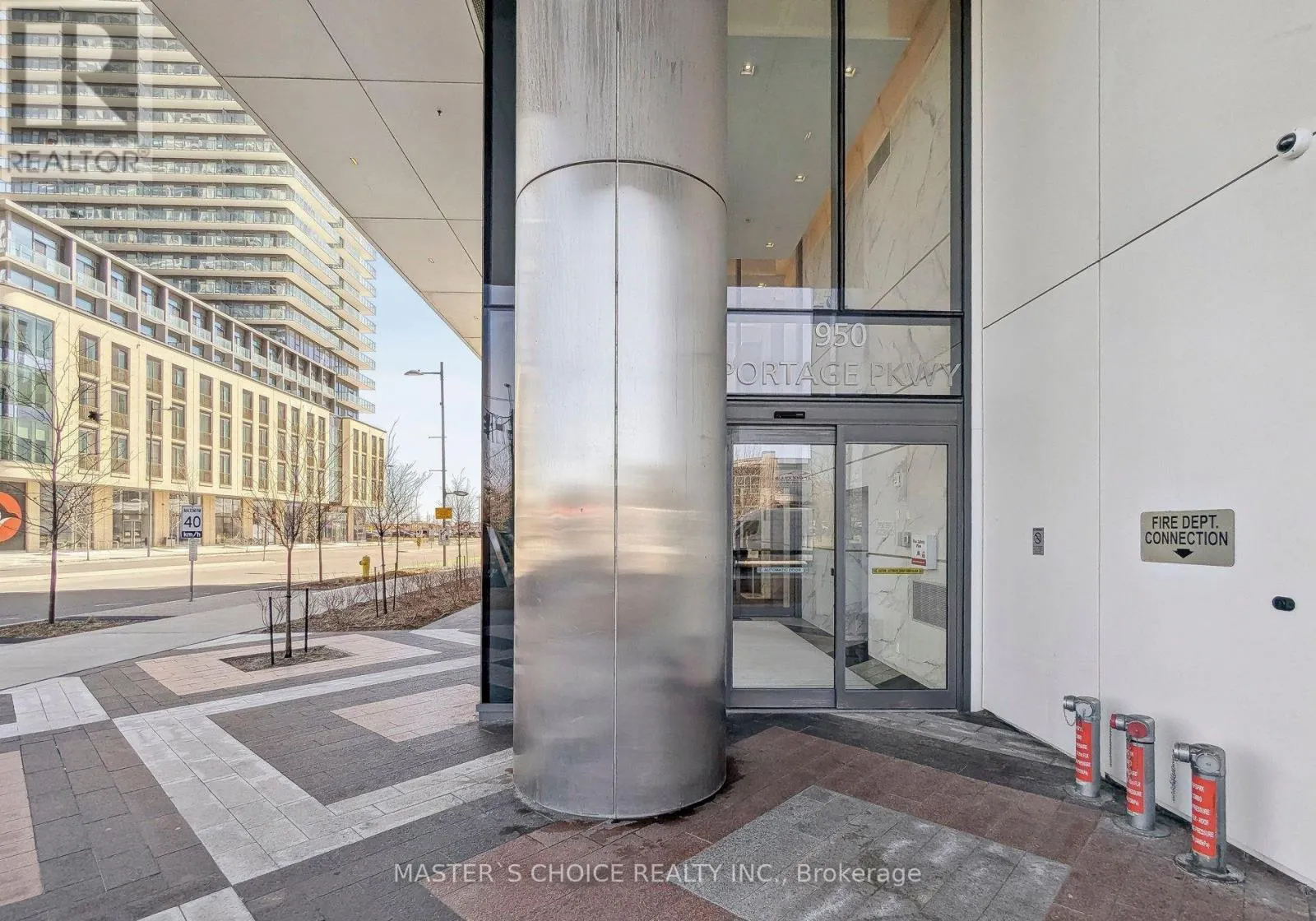1212 - 950 PORTAGE PARKWAY
