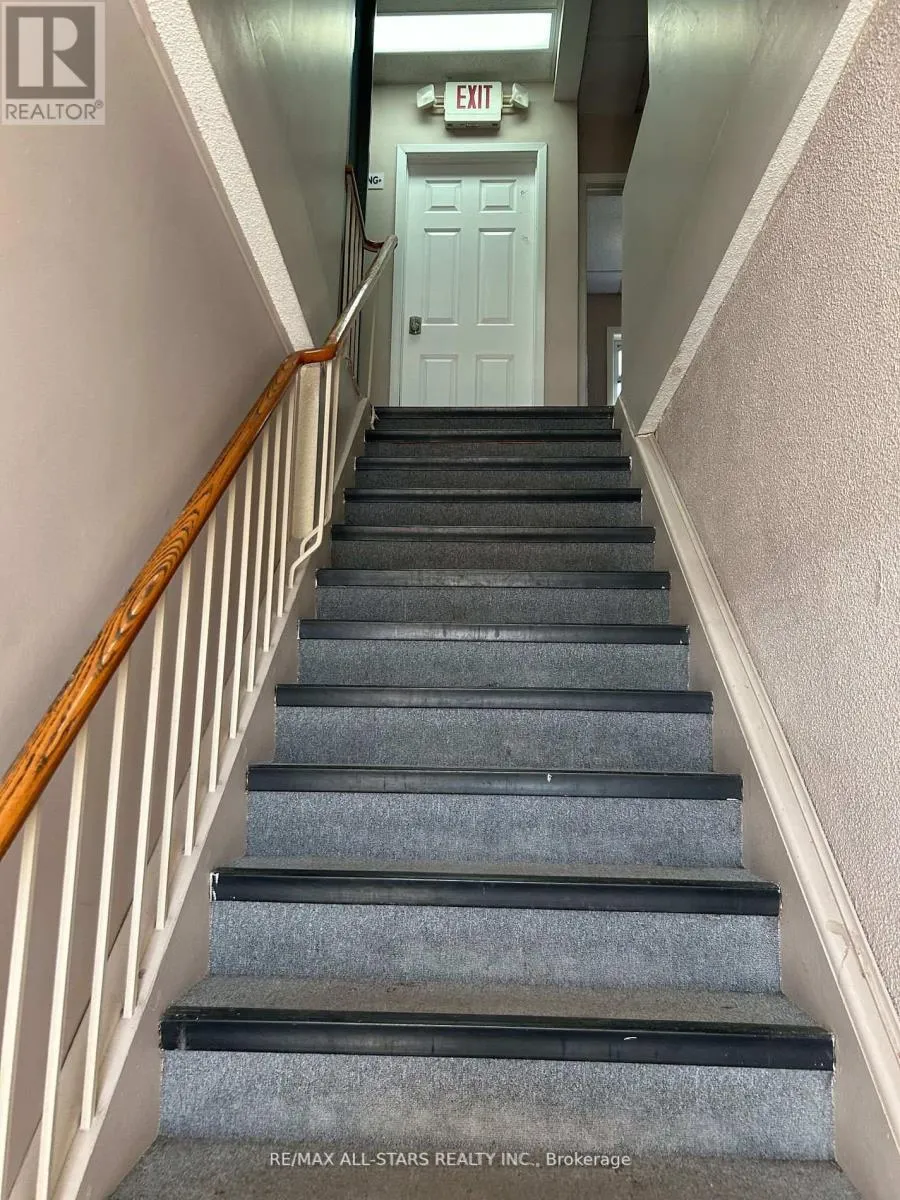 SECOND FLOOR UNIT 900 - 213 THE QUEENSWAY AVENUE S