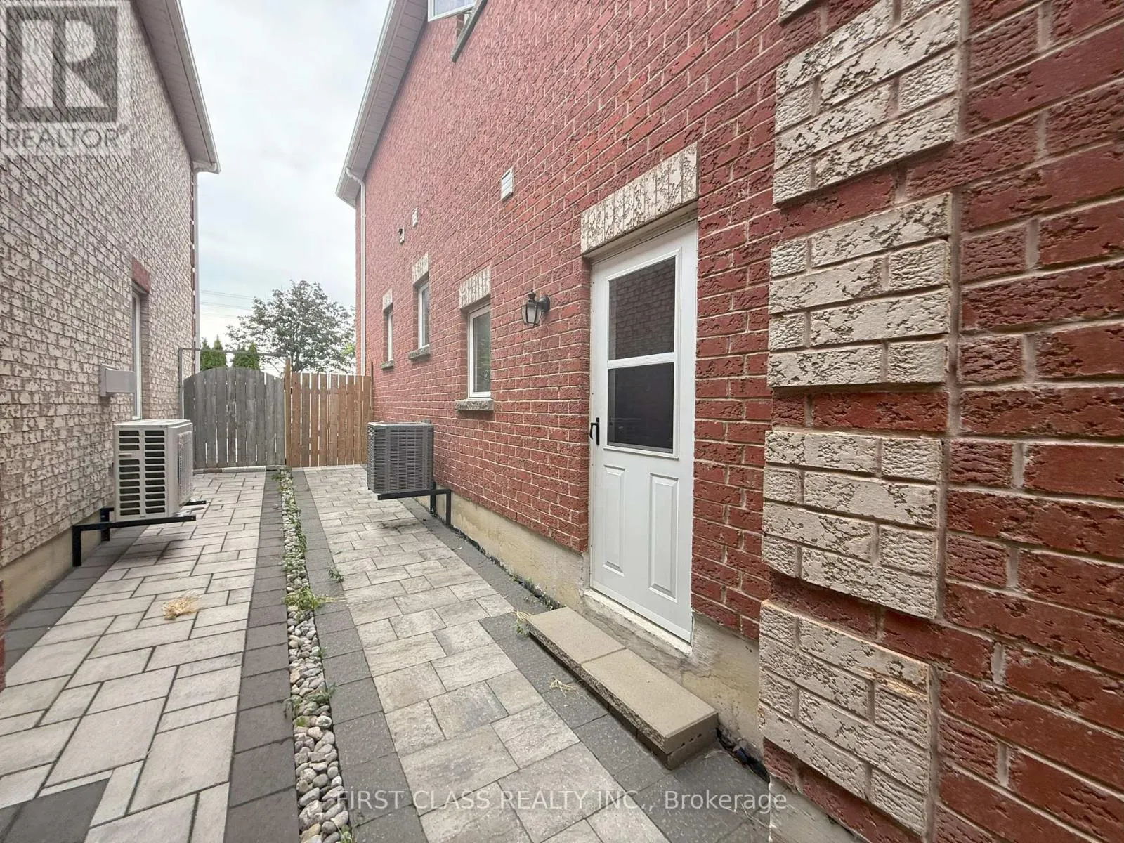 BSMT - 28 QUANTUM STREET