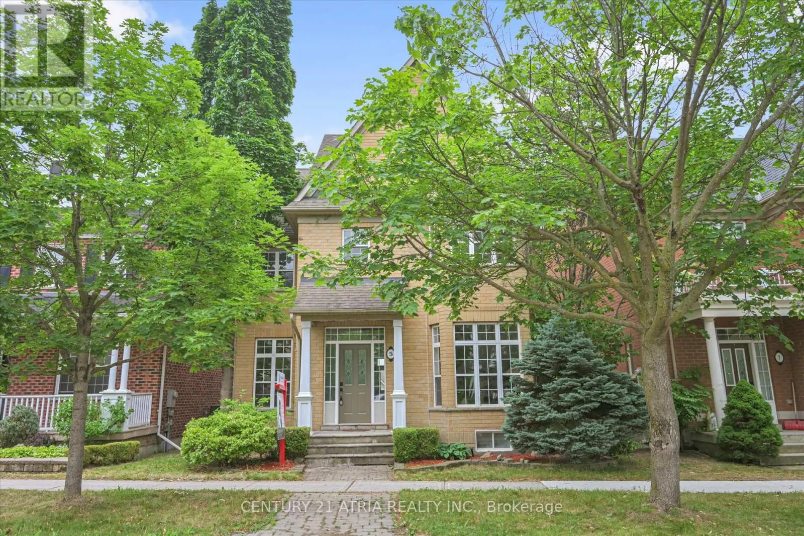 5 ANGUS GLEN BOULEVARD